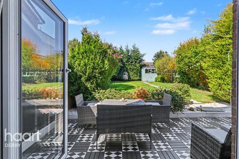3 bedroom detached house for sale, Peers Close, Oakwood