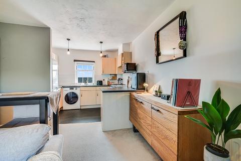 1 bedroom flat for sale, Chancellor Park, Chelmsford CM2
