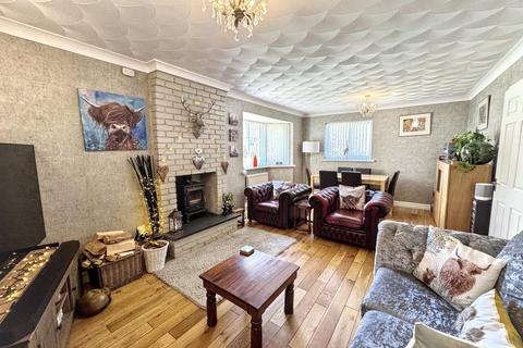 4 bedroom detached house for sale, Ffordd Y Berllan, Towyn, Conwy, LL22 9LZ