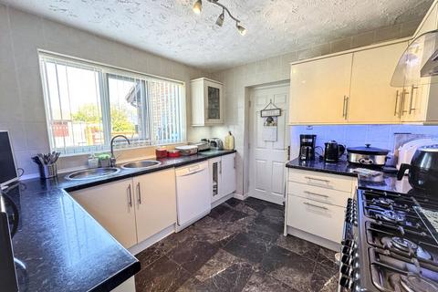 4 bedroom detached house for sale, Ffordd Y Berllan, Towyn, Conwy, LL22 9LZ
