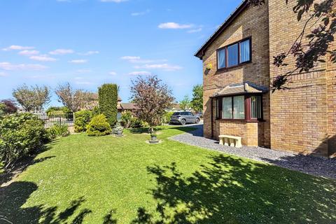 4 bedroom detached house for sale, Ffordd Y Berllan, Towyn, Conwy, LL22 9LZ
