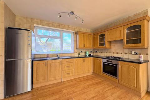 Stratton Close, Edgware, HA8