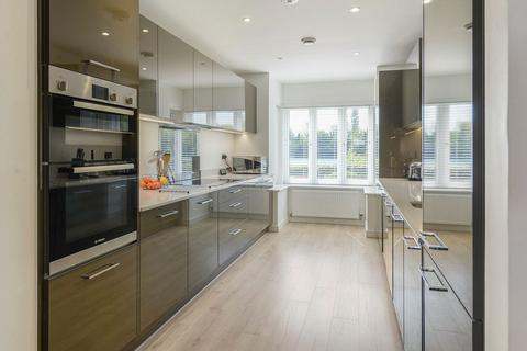 4 bedroom detached house for sale, Twelve Acres Road, Snodland ME6