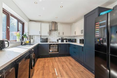 3 bedroom end of terrace house for sale, Barham Road, Stevenage