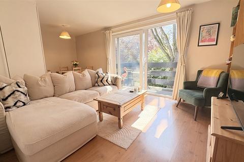1 bedroom flat for sale, Wake Green Park, Birmingham B13