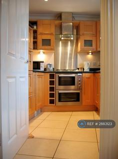 4 bedroom terraced house to rent, Brookbank Close, Cheltenham, GL50