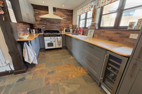 3 bedroom detached house for sale, Lon Hir, Carmarthen SA31