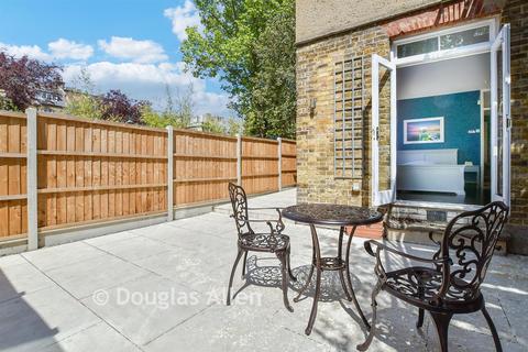 2 bedroom ground floor maisonette for sale, Glebe Avenue, Woodford Green IG8