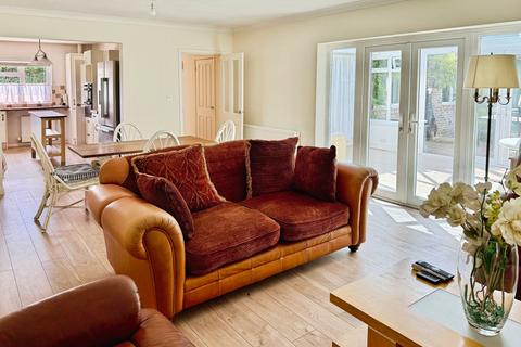 4 bedroom bungalow for sale, Hobs Acre, Upper Beeding, West Sussex, BN44