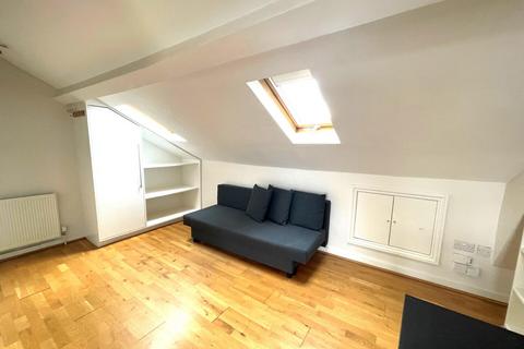 1 bedroom flat to rent, Salisbury Road, Monor House, London