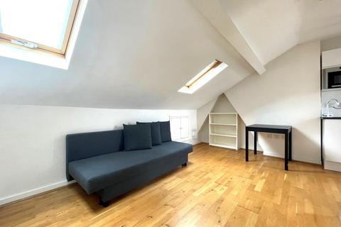 1 bedroom flat to rent, Salisbury Road, Monor House, London