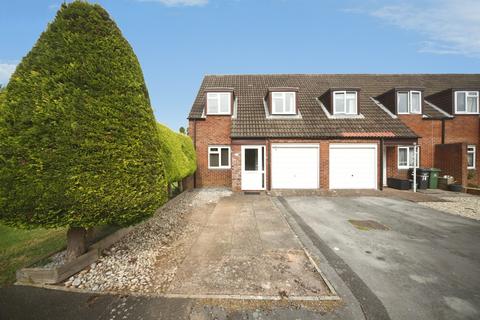 3 bedroom end of terrace house for sale, Holly Close, Taunton