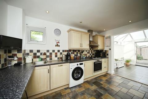 3 bedroom end of terrace house for sale, Holly Close, Taunton
