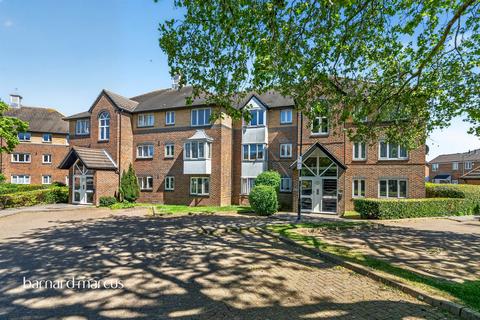 Cotswold Way, Worcester Park