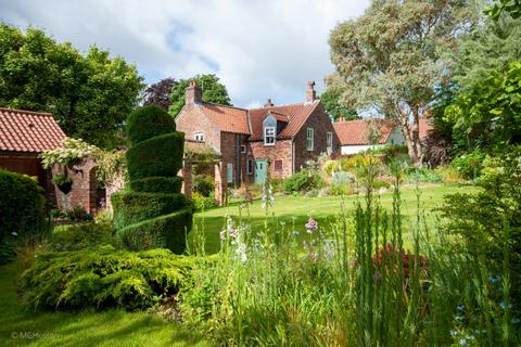 4 bedroom detached house for sale, Main Street, Tibthorpe, YO25 9LA