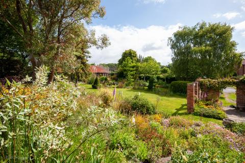 4 bedroom detached house for sale, Main Street, Tibthorpe, YO25 9LA