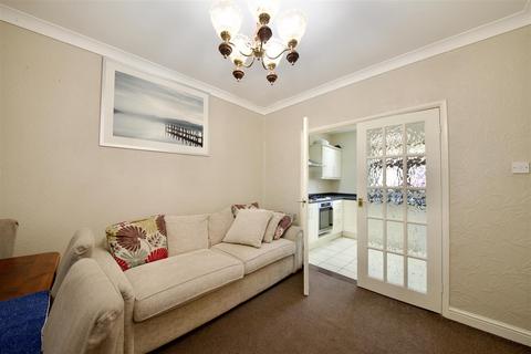 4 bedroom house for sale, Wood Lane, Dagenham RM8