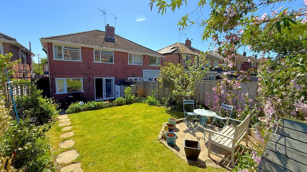 3 bedroom semi-detached house for sale