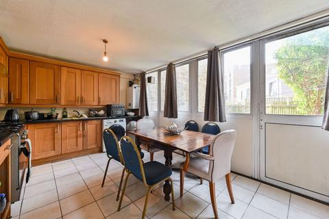 4 bedroom semi-detached house for sale, Fairbairn Green, Oval, London, SW9