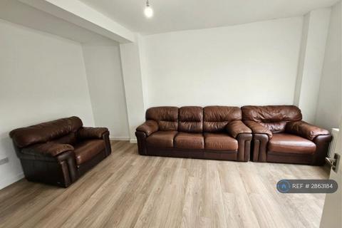 3 bedroom end of terrace house to rent, Blackley New Road, Manchester, M9