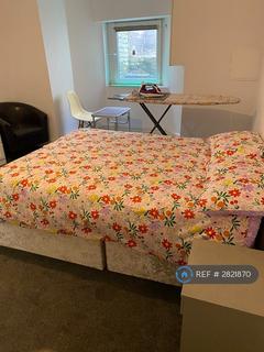 1 bedroom in a house share to rent, Bolton Road Farnworth Bolton, Bolton, BL4