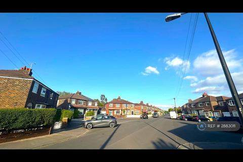 3 bedroom semi-detached house to rent, Lindsell Road, Altrincham, WA14