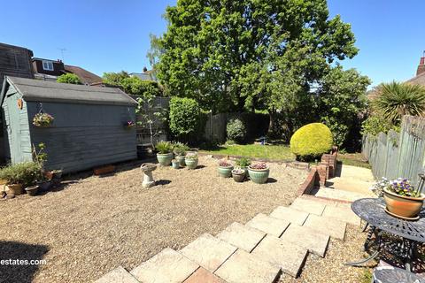 3 bedroom semi-detached house for sale, Derwent Avenue, East Barnet EN4