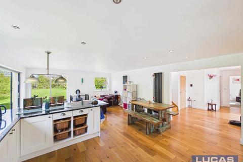 3 bedroom detached house for sale, Henar