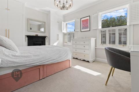 4 bedroom house for sale, Standen Road, London