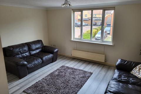 4 bedroom terraced house to rent, Pearcy Close, Harold Hill RM3