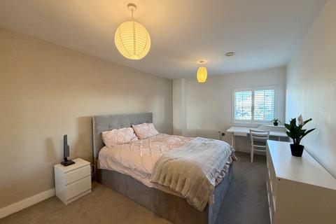 3 bedroom apartment to rent, Block C, Wilburn Basin, Ordsall Lane, Salford, M5