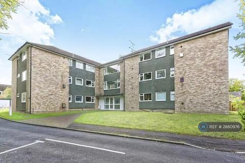 3 bedroom flat to rent, Elvetham Road, Fleet, GU51