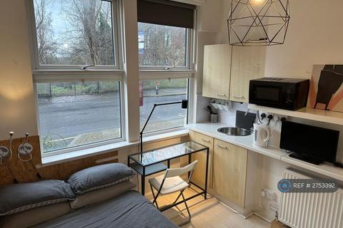 Studio to rent, Cross Green, Leeds, LS9