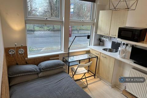 Studio to rent, Cross Green, Leeds, LS9
