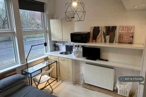 Studio to rent, Cross Green, Leeds, LS9
