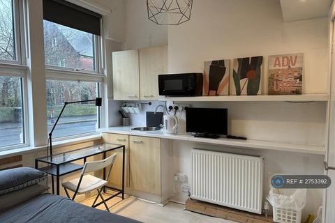 Studio to rent, Cross Green, Leeds, LS9
