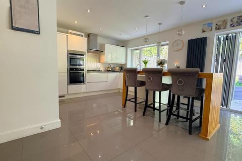 4 bedroom detached house for sale, Redditch Road, Birmingham B38