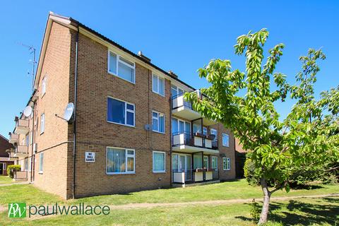 2 bedroom flat for sale, Downfield Road, Cheshunt