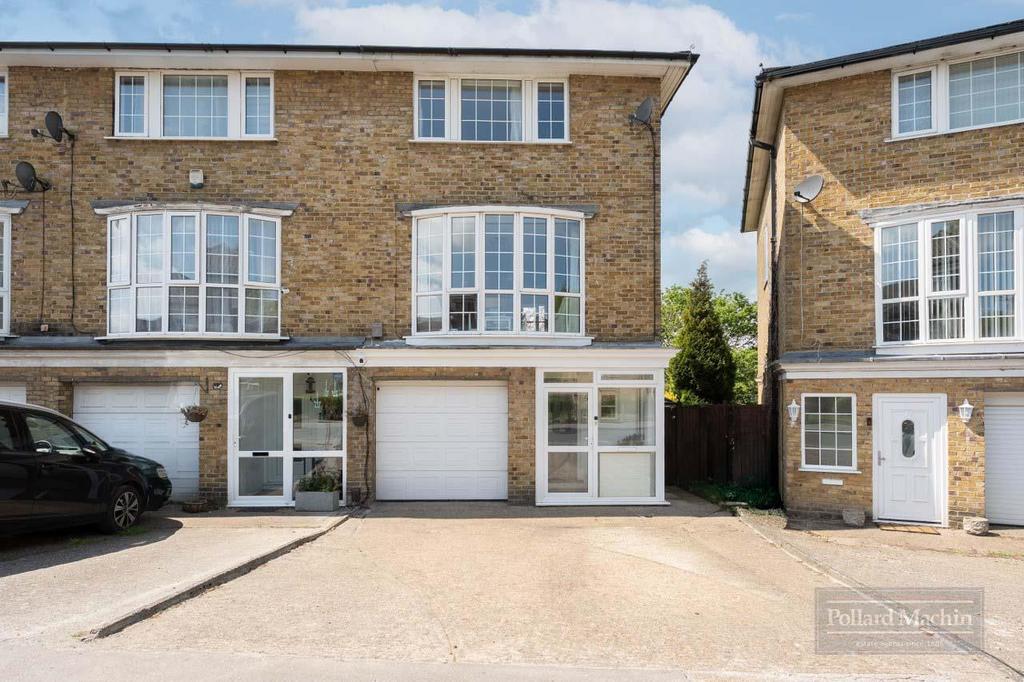 Detached house exterior, driveway, garage