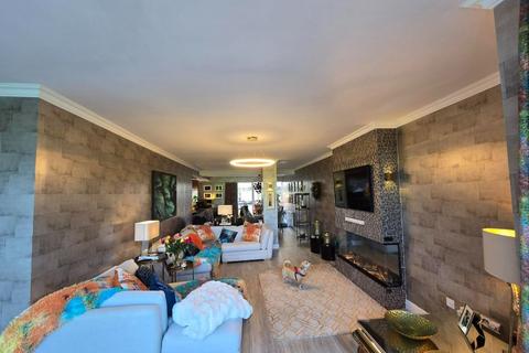 3 bedroom apartment for sale, Glasgow Harbour Terraces ~ GLASGOW WEST