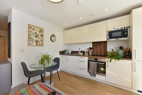 Studio for sale, Ivy Point, Bow Common E3