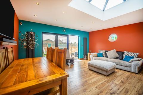 3 bedroom semi-detached house for sale, Meadow Way, Dartford, DA2