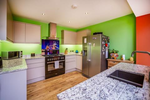 3 bedroom semi-detached house for sale, Meadow Way, Dartford, DA2