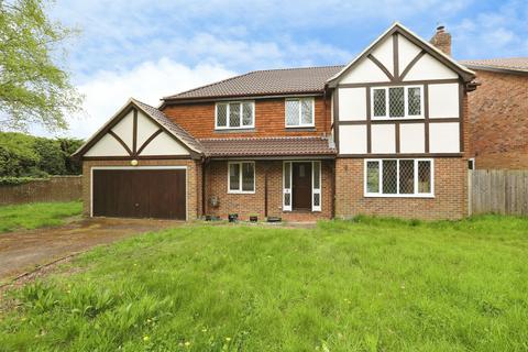 5 bedroom detached house for sale, Kinnibrugh Drive, Dormansland, Lingfield