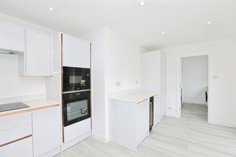 5 bedroom detached house for sale, Kinnibrugh Drive, Dormansland, Lingfield