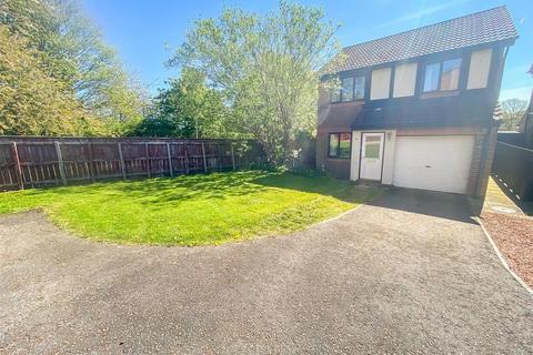 3 bedroom detached house for sale, Lockyer Close, Newton Aycliffe