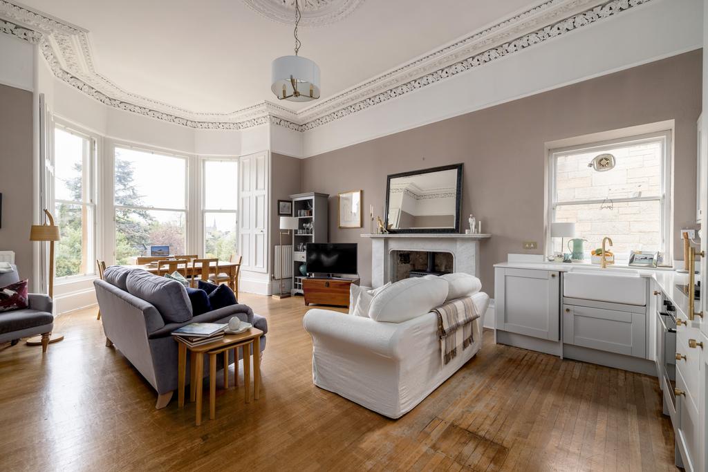 Apartment in Edinburgh, Church Hill, Morningside - View 5