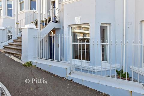 2 bedroom ground floor flat for sale, Hambrough House, Ventnor PO38