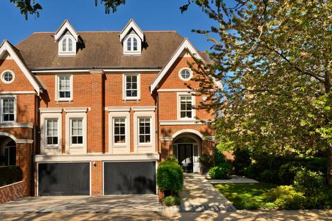 Wootton Place, Esher, Surrey, KT10
