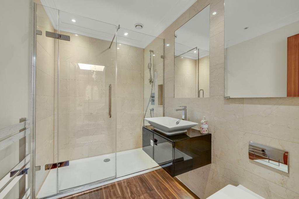 Bedroom Two En Suite